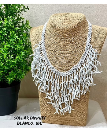 collar de bolitas con forma...